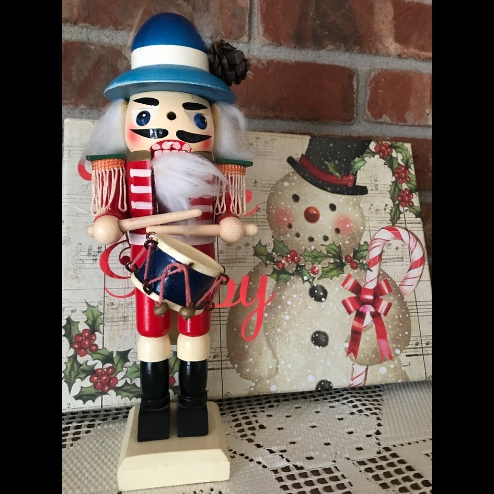 ❤️ Rare Vintage  10” Old Fashioned Wooden Nut Cracker ‼️FINAL SALE